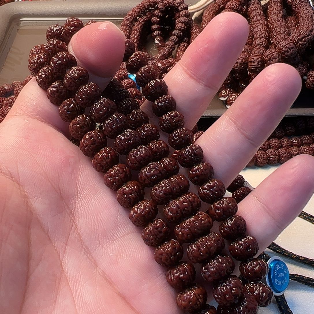 金刚菩提吊坠老树王手持10