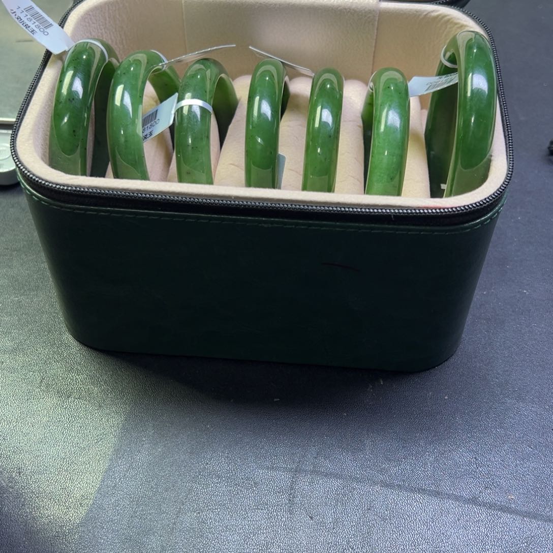 和田玉未镶嵌颈饰多样性拍一发一俄罗斯碧玉手镯