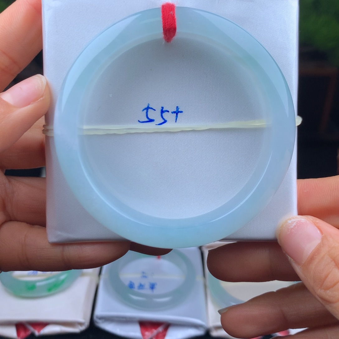 翡翠手镯未镶嵌手镯