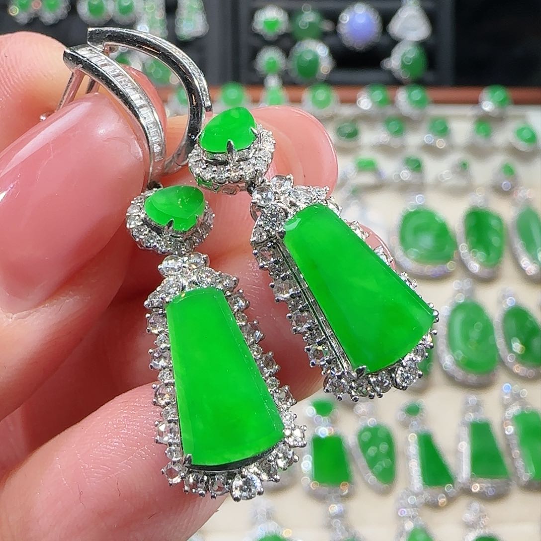 翡翠吊坠(不含链)18K金镶嵌大*呗