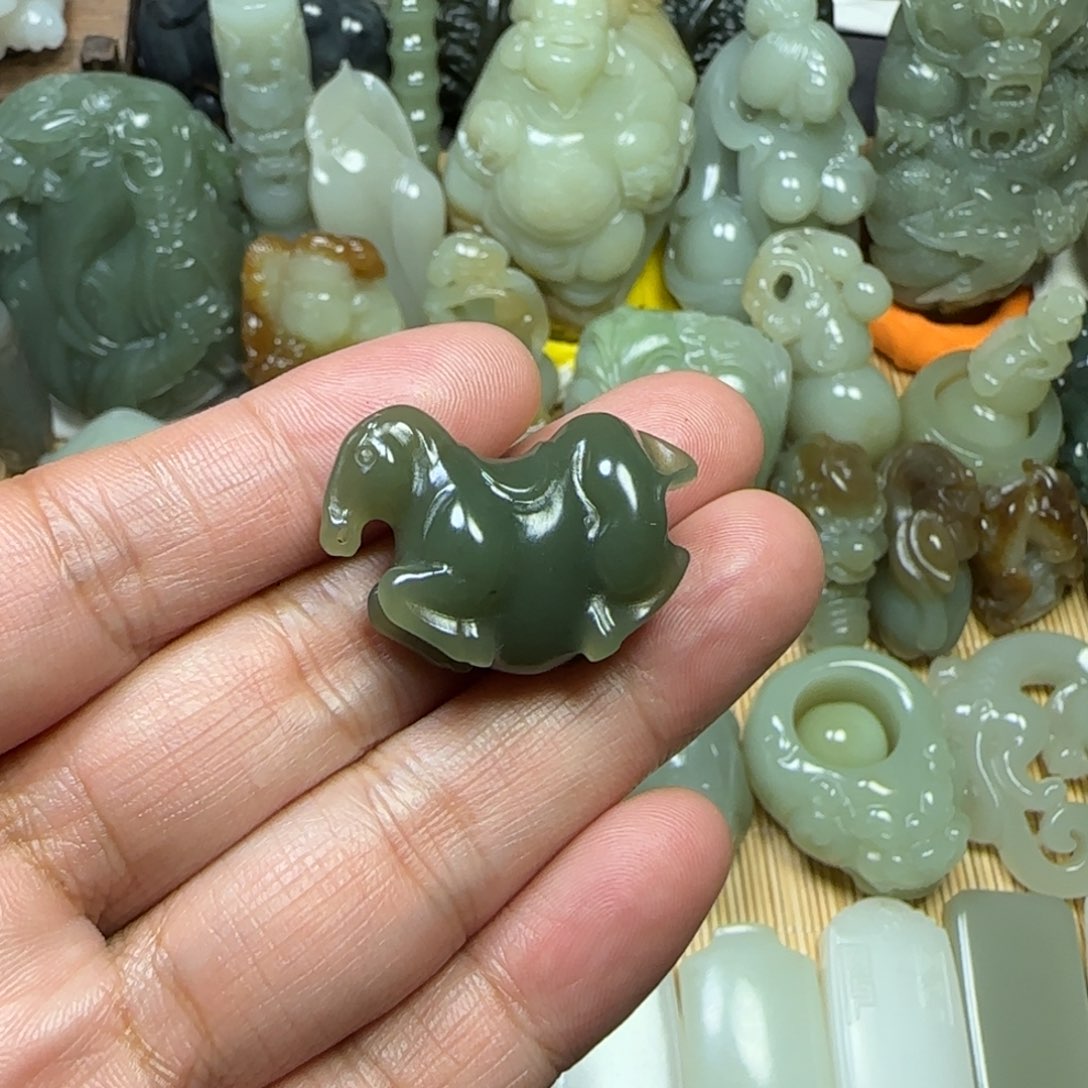 未镶嵌和田玉挂件