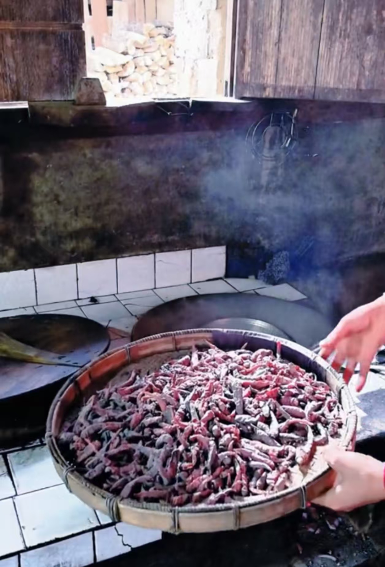 贵州黔东南黎平柴火草木灰侗家擂钵辣椒