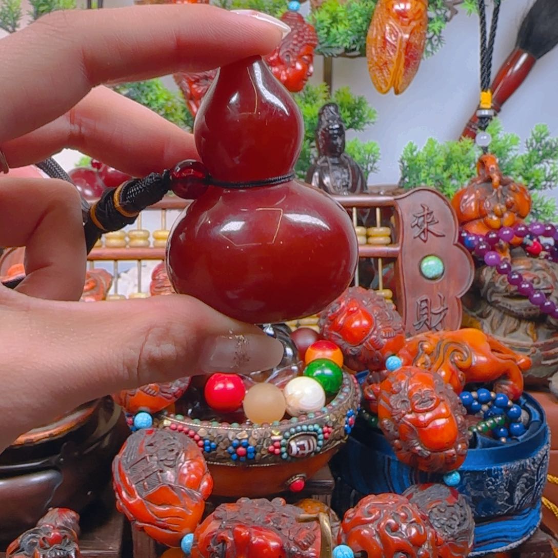 琥珀裸石未镶嵌葫芦