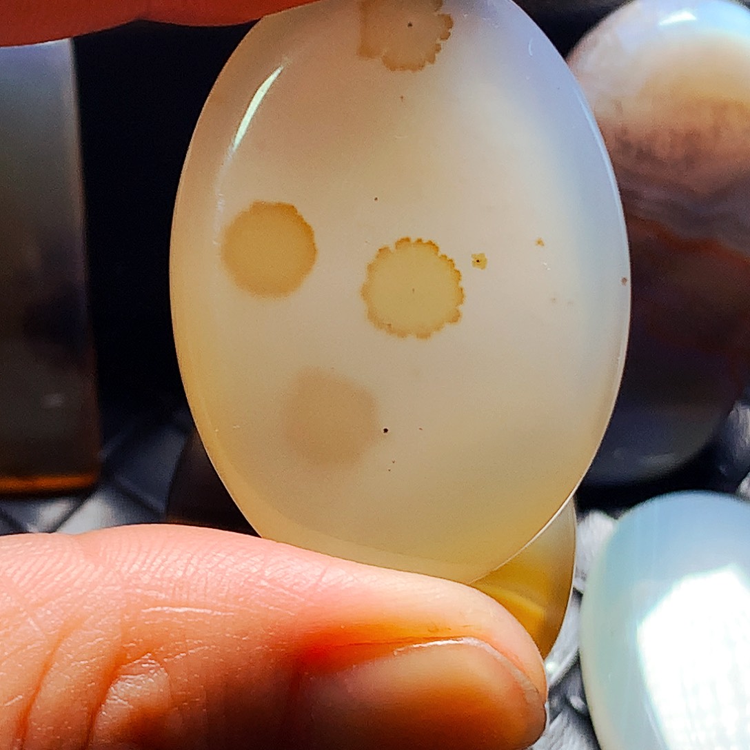 未镶嵌颈饰玛瑙/玉髓表情包