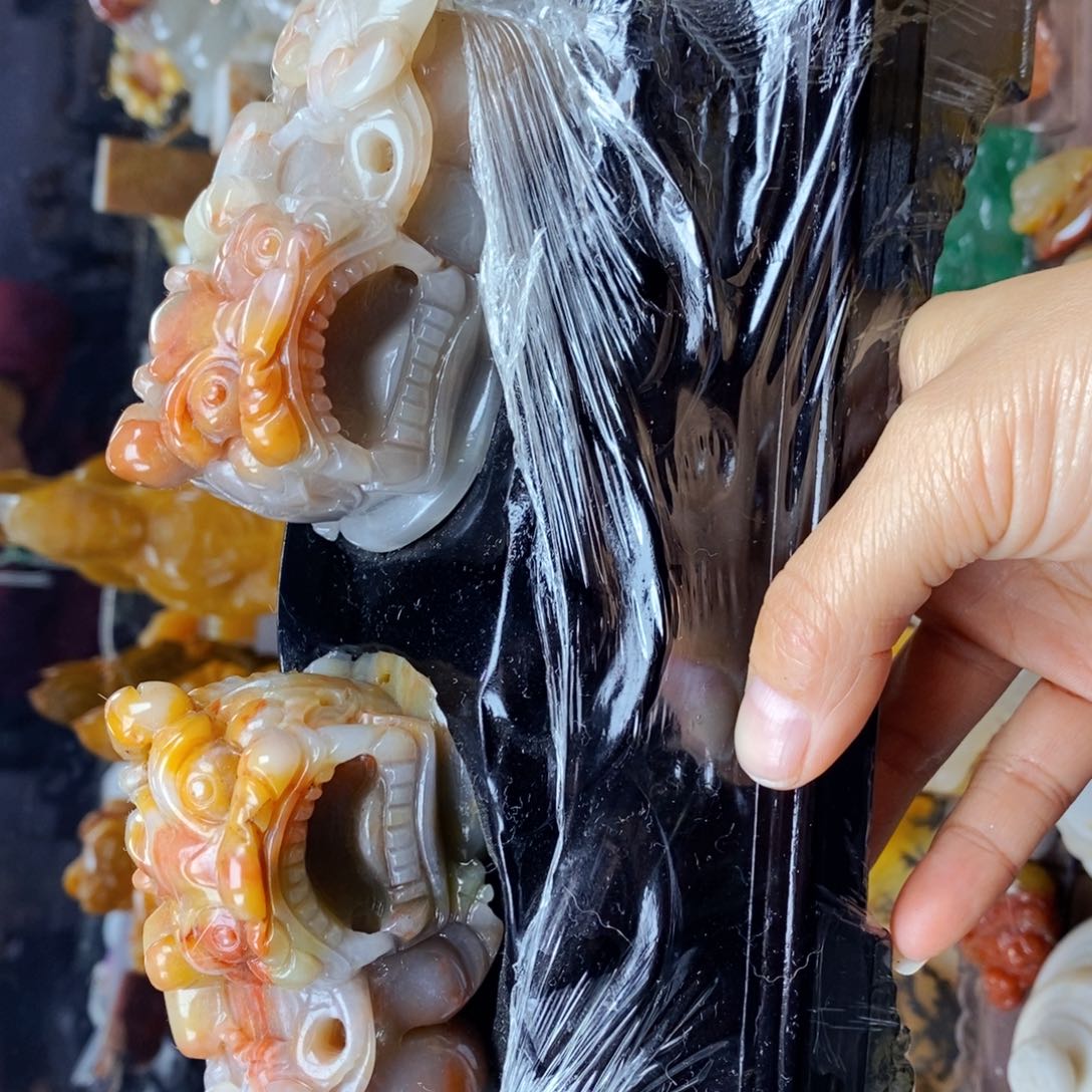 石英质玉（黄龙玉）颈饰未镶嵌