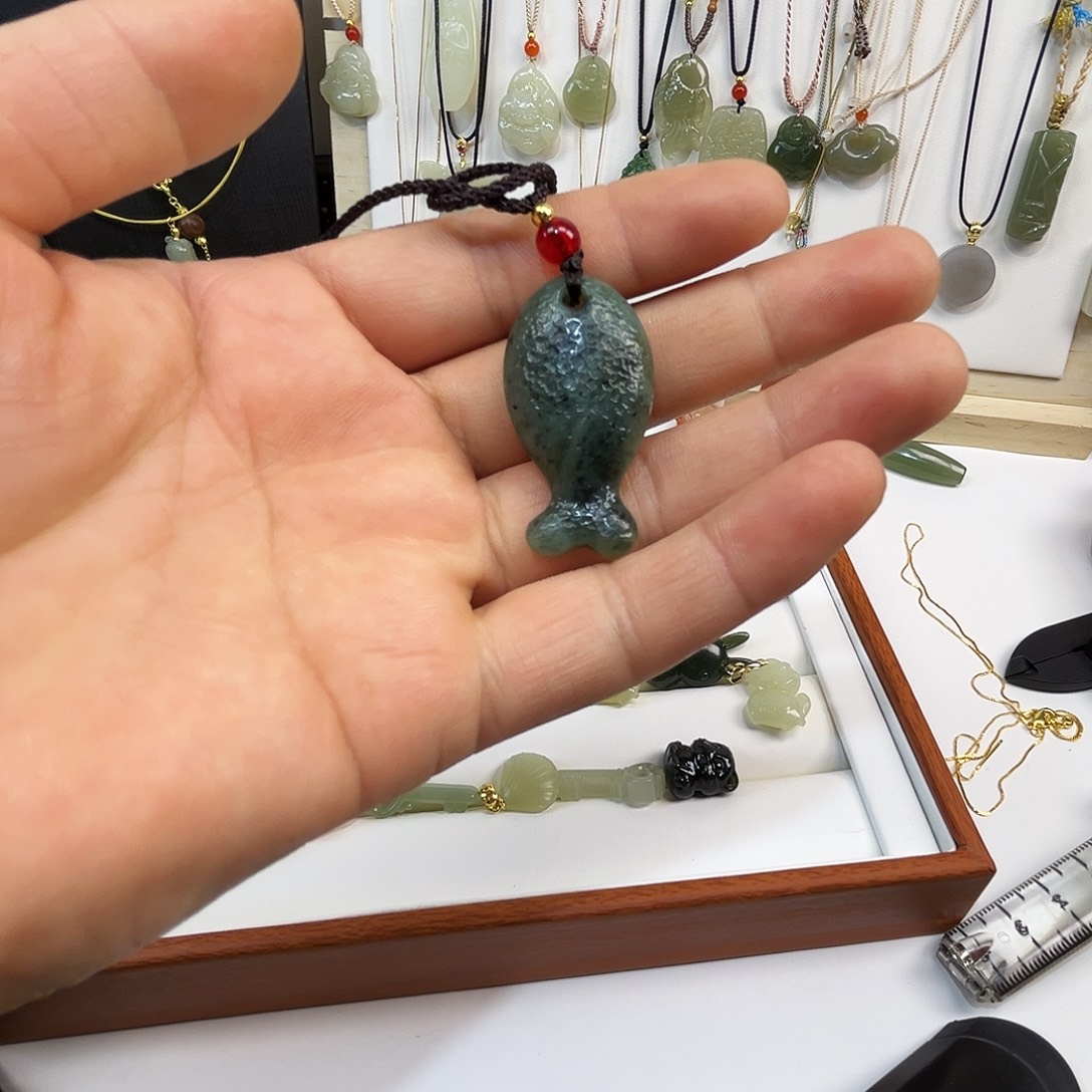 和田玉（碧玉）未镶嵌颈饰