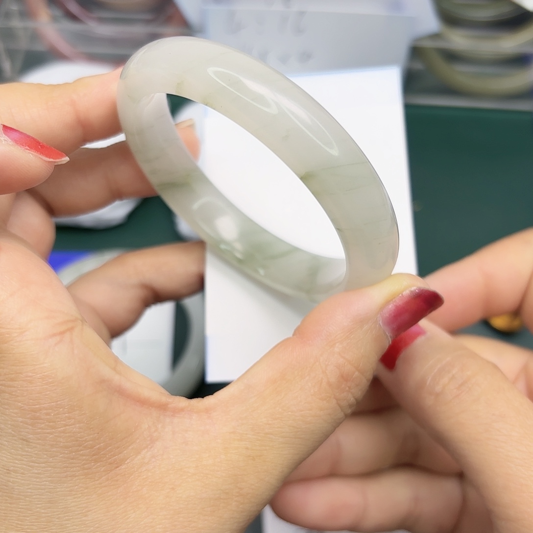 石英质玉未镶嵌手镯49/56