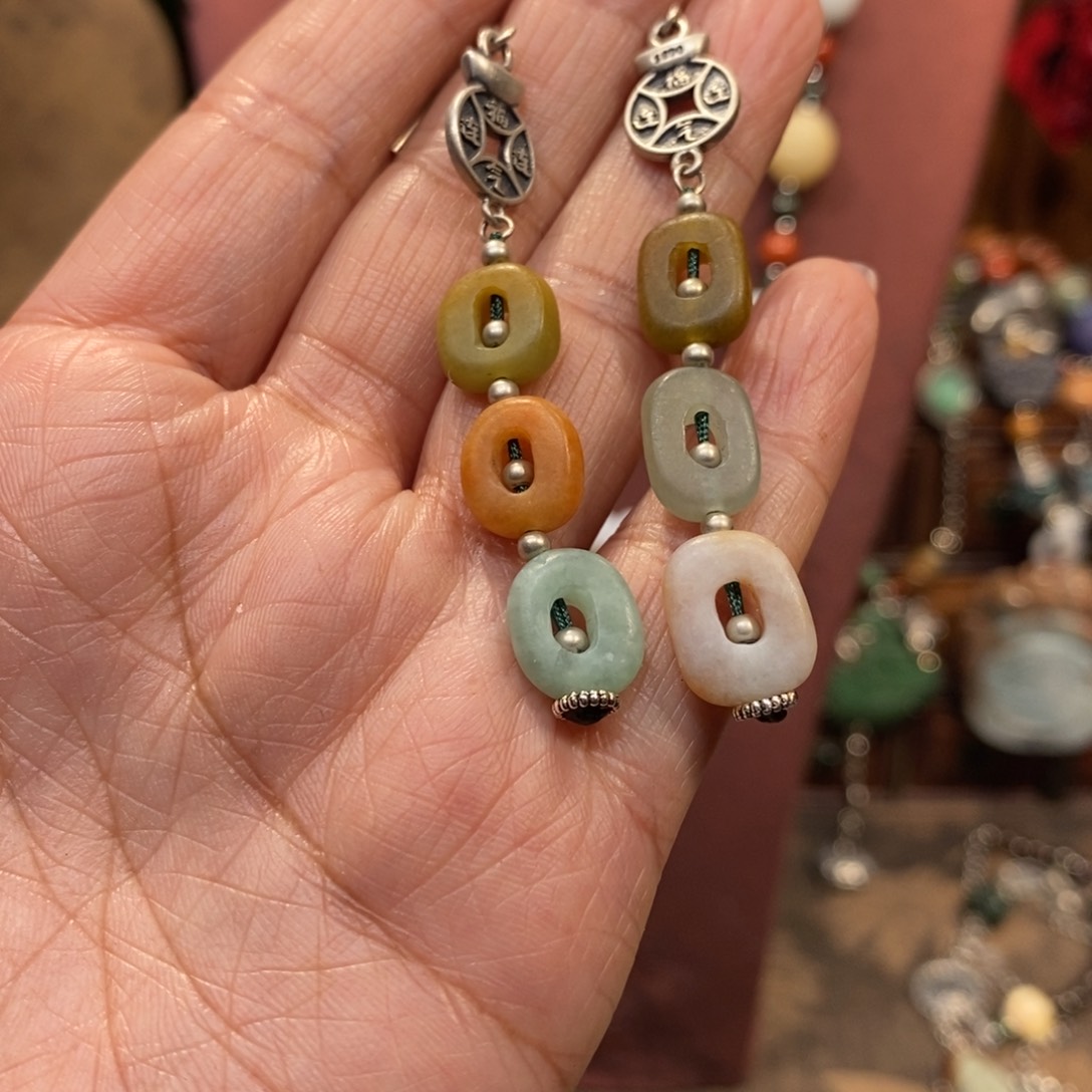 翡翠吊坠(赠链)未镶嵌