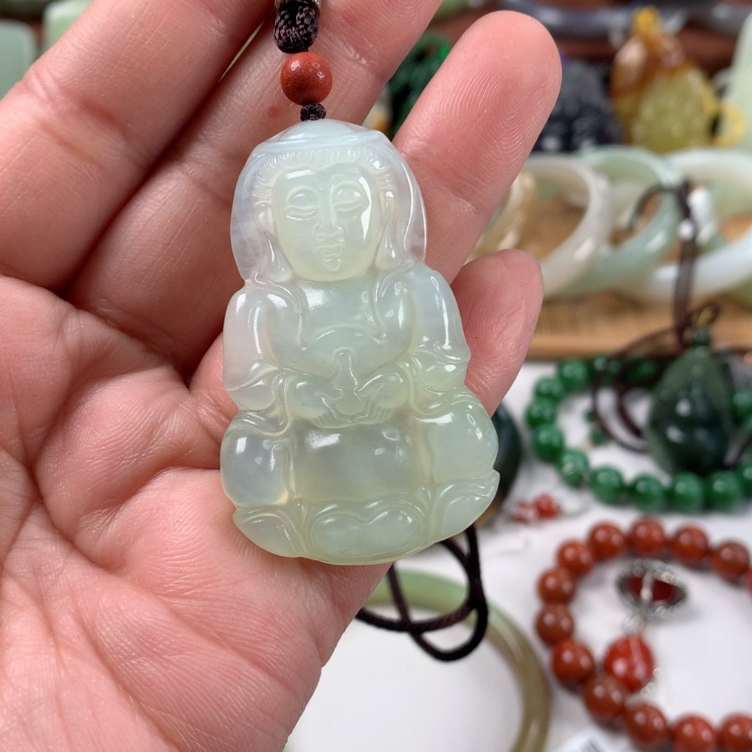 岫玉颈饰未镶嵌吊坠