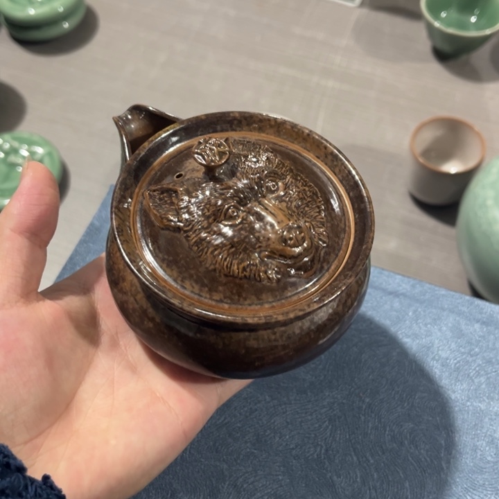 狗手抓壶微微瑕特价