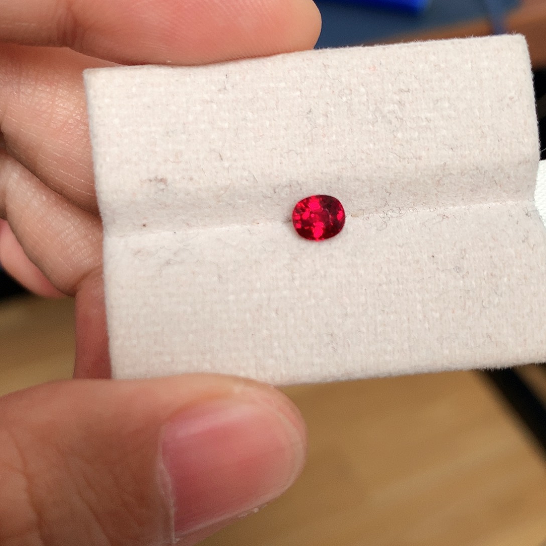 红宝石裸石未镶嵌70分吉尔德大证无烧超级鸽血
