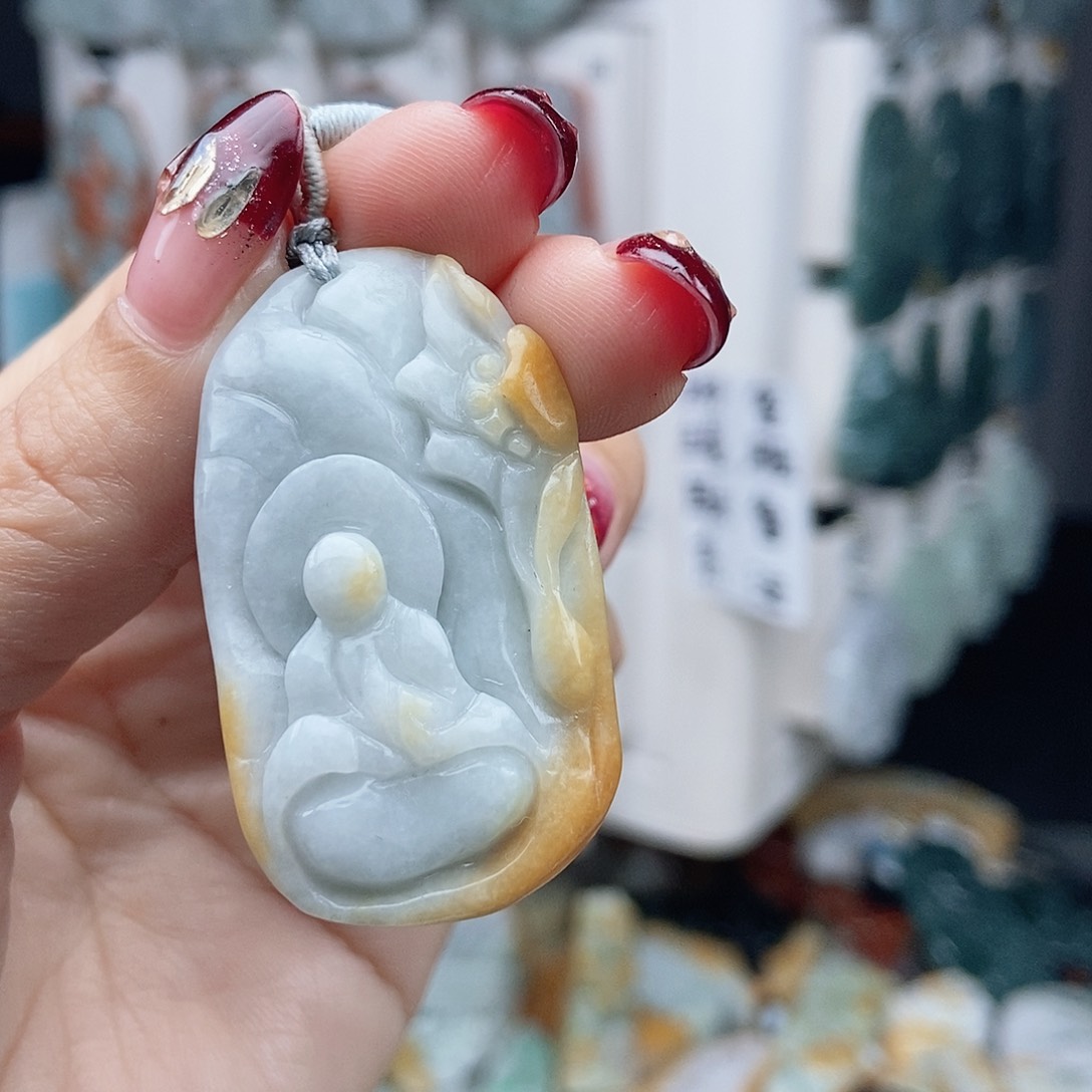 翡翠颈饰未镶嵌翡翠