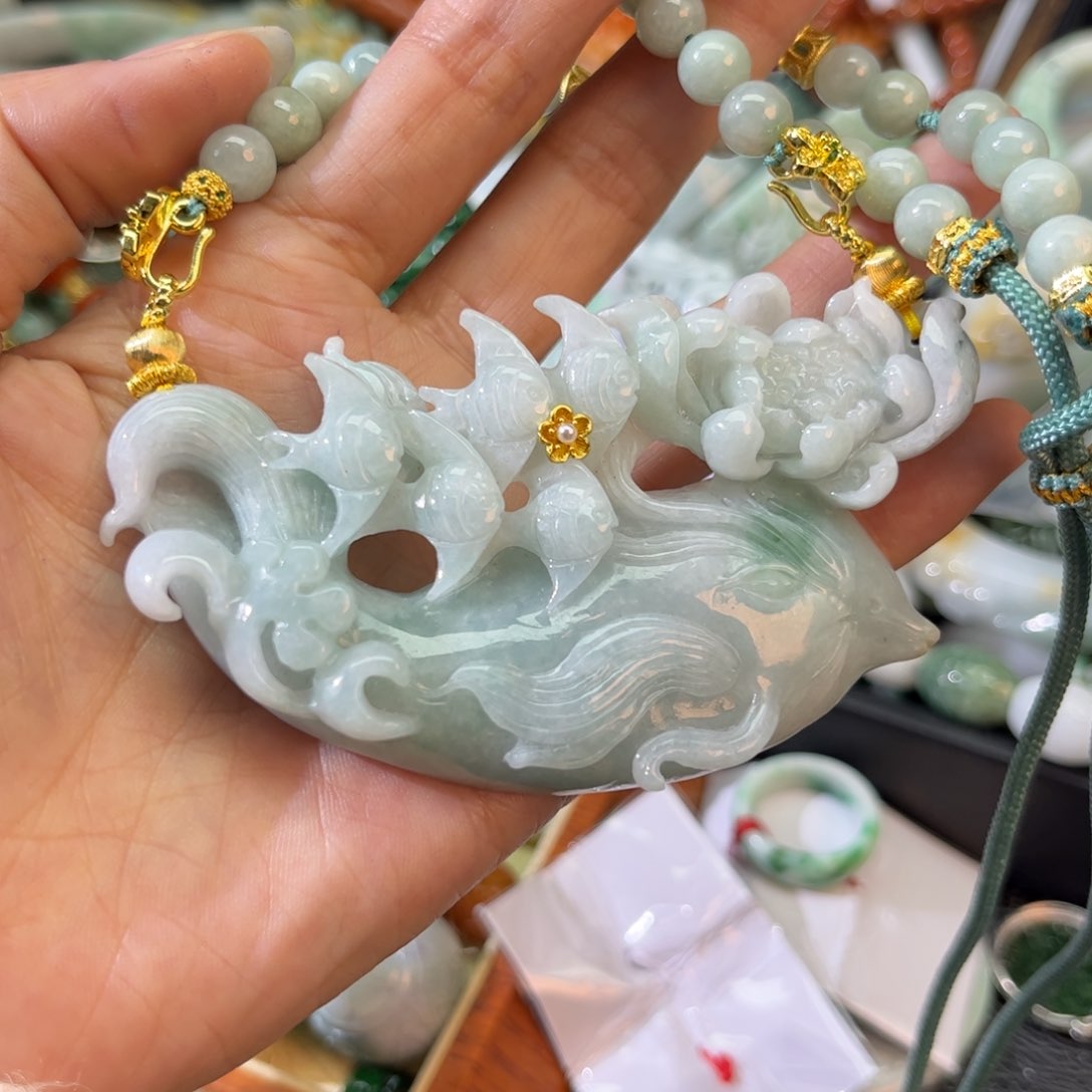 翡翠颈饰未镶嵌待编款