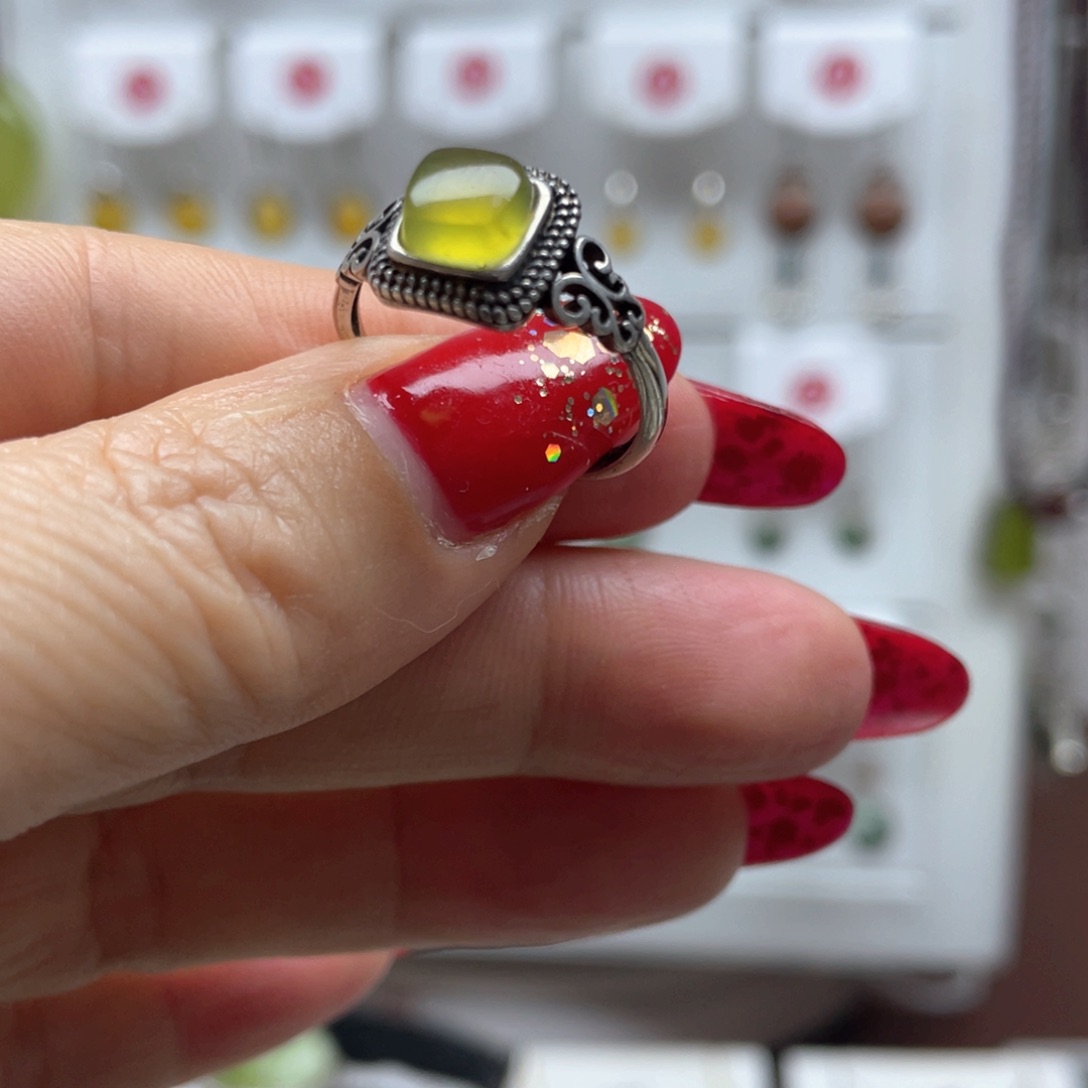 蛇纹石玉戒指未镶嵌