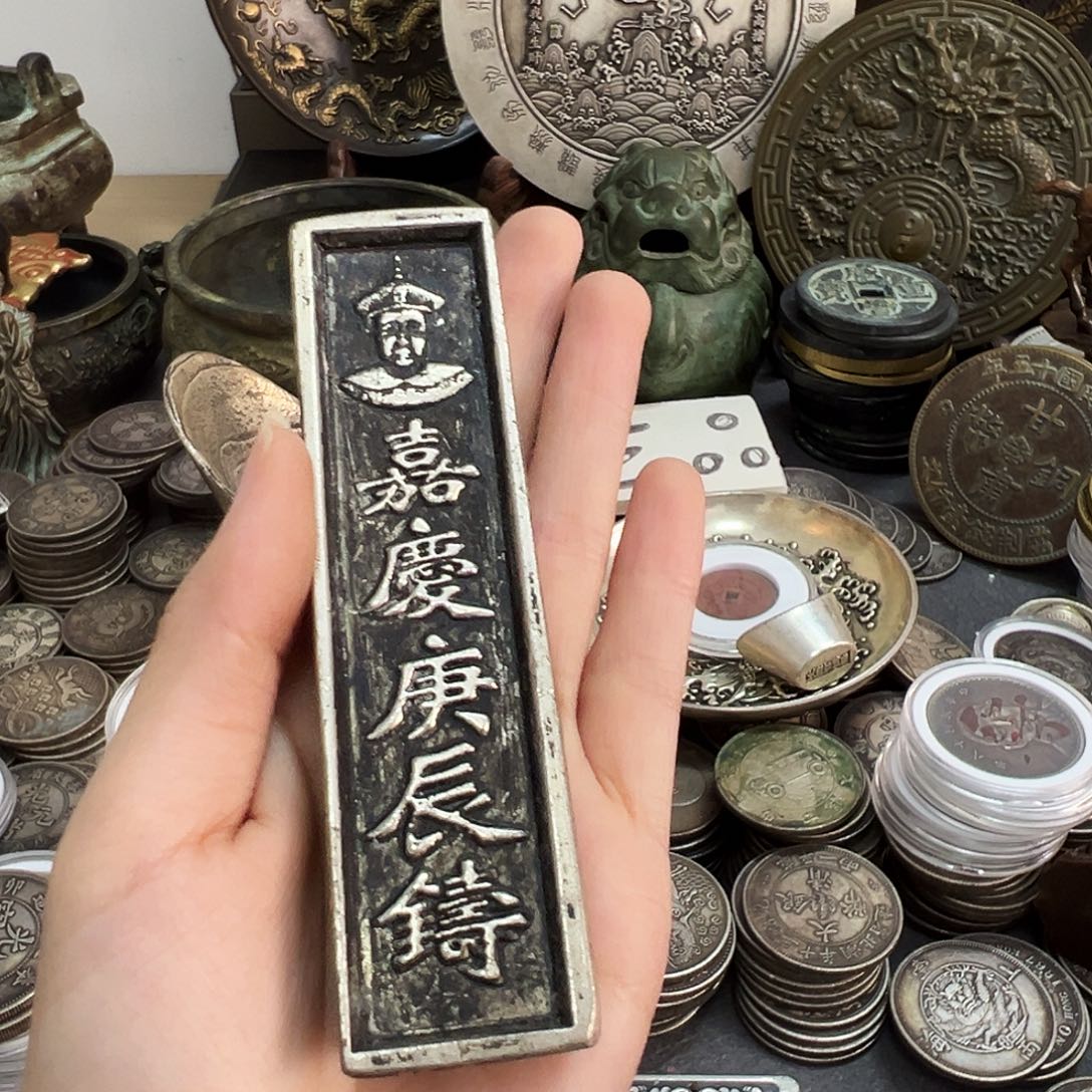 金属复古风格摆件