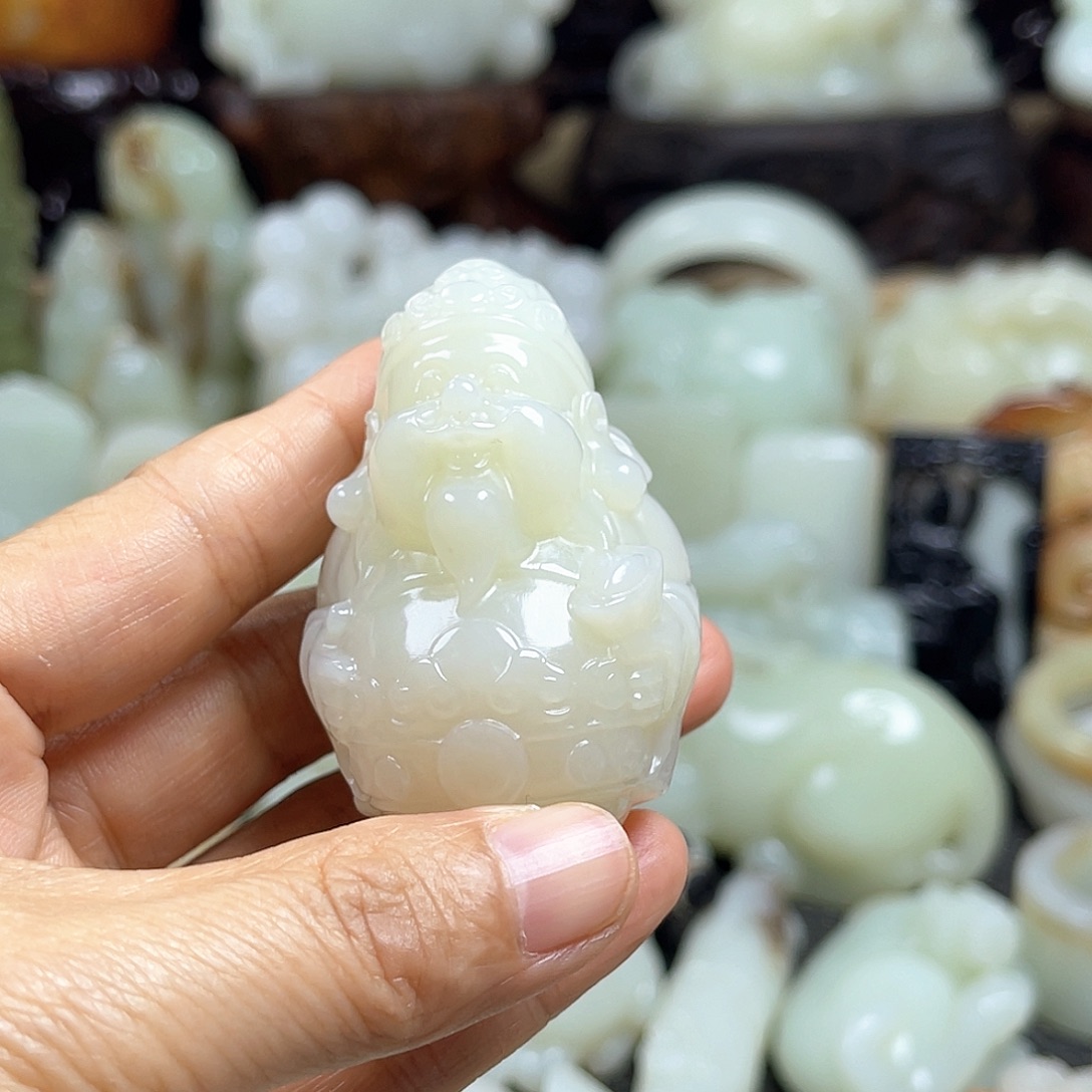 智***厂和田玉（糖玉）未镶嵌挂件