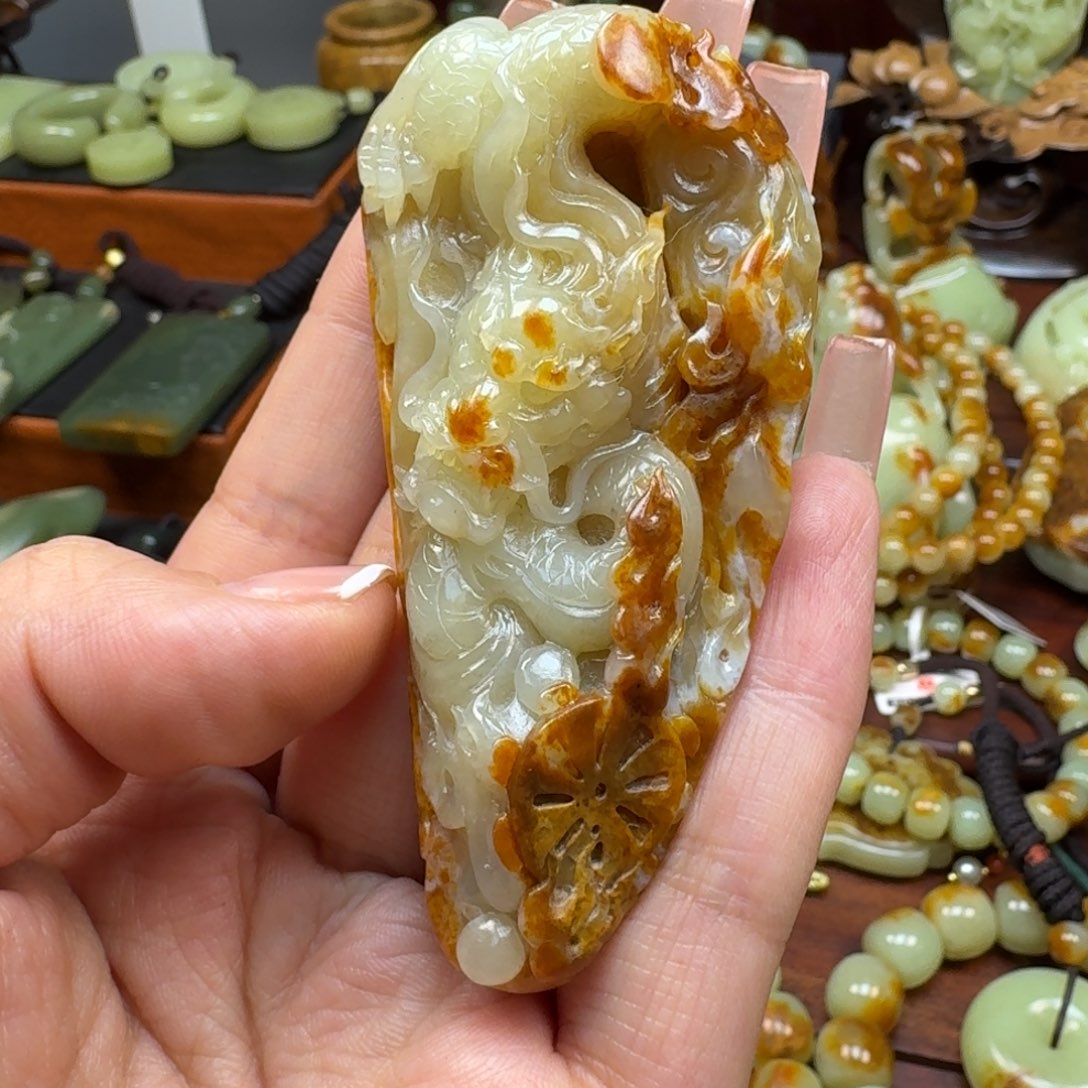 岫岩河磨玉（透闪石质玉）未镶嵌挂件