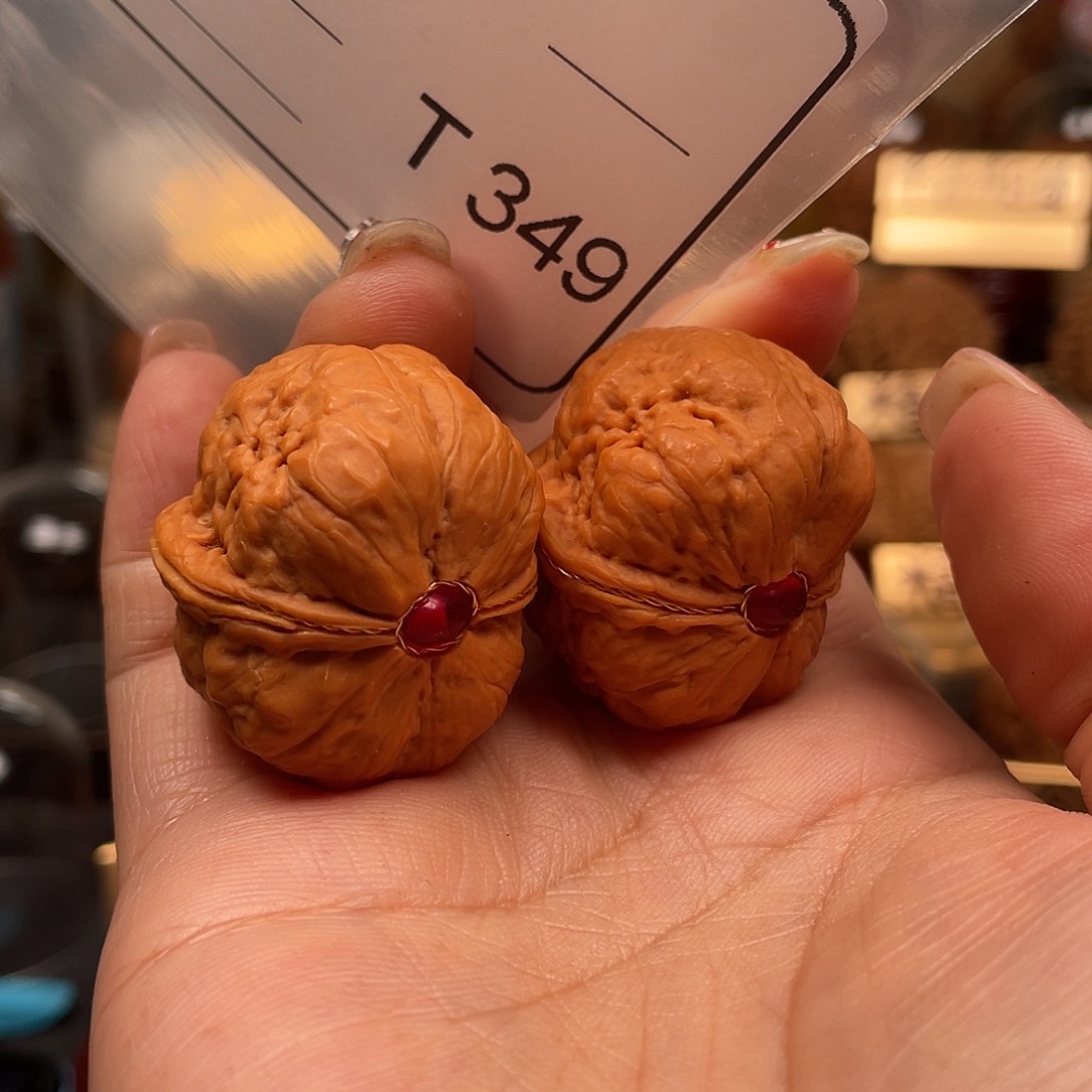 文玩核桃把件㏍玉蟾元宝349