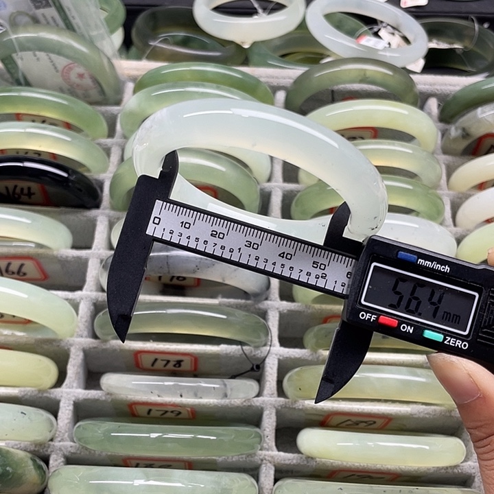 未镶嵌蛇纹石玉手镯166