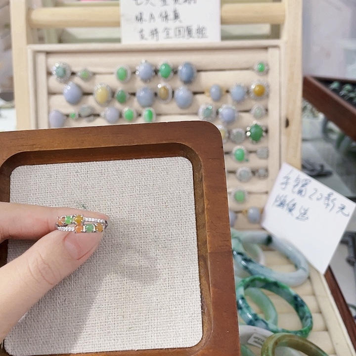 翡翠未镶嵌颈饰天然翡翠Ａ货