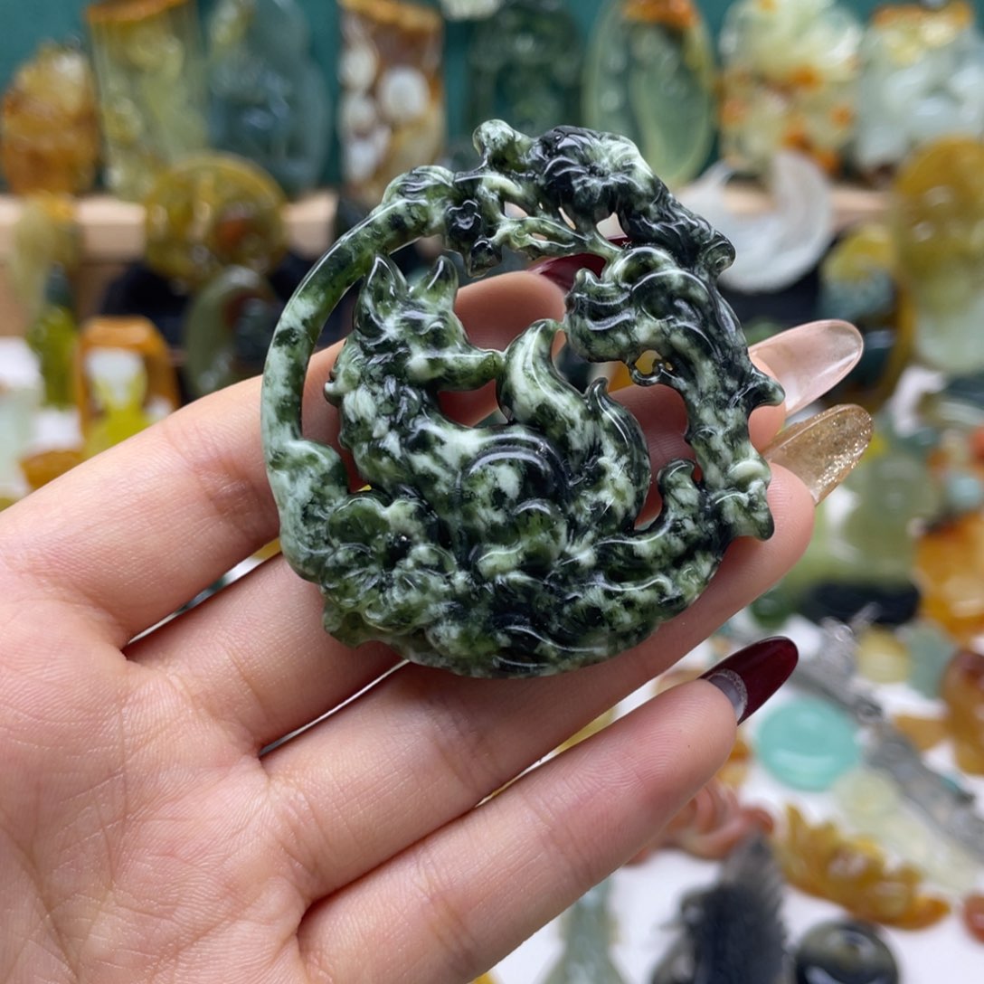 蛇纹石玉吊坠(不含链)未镶嵌