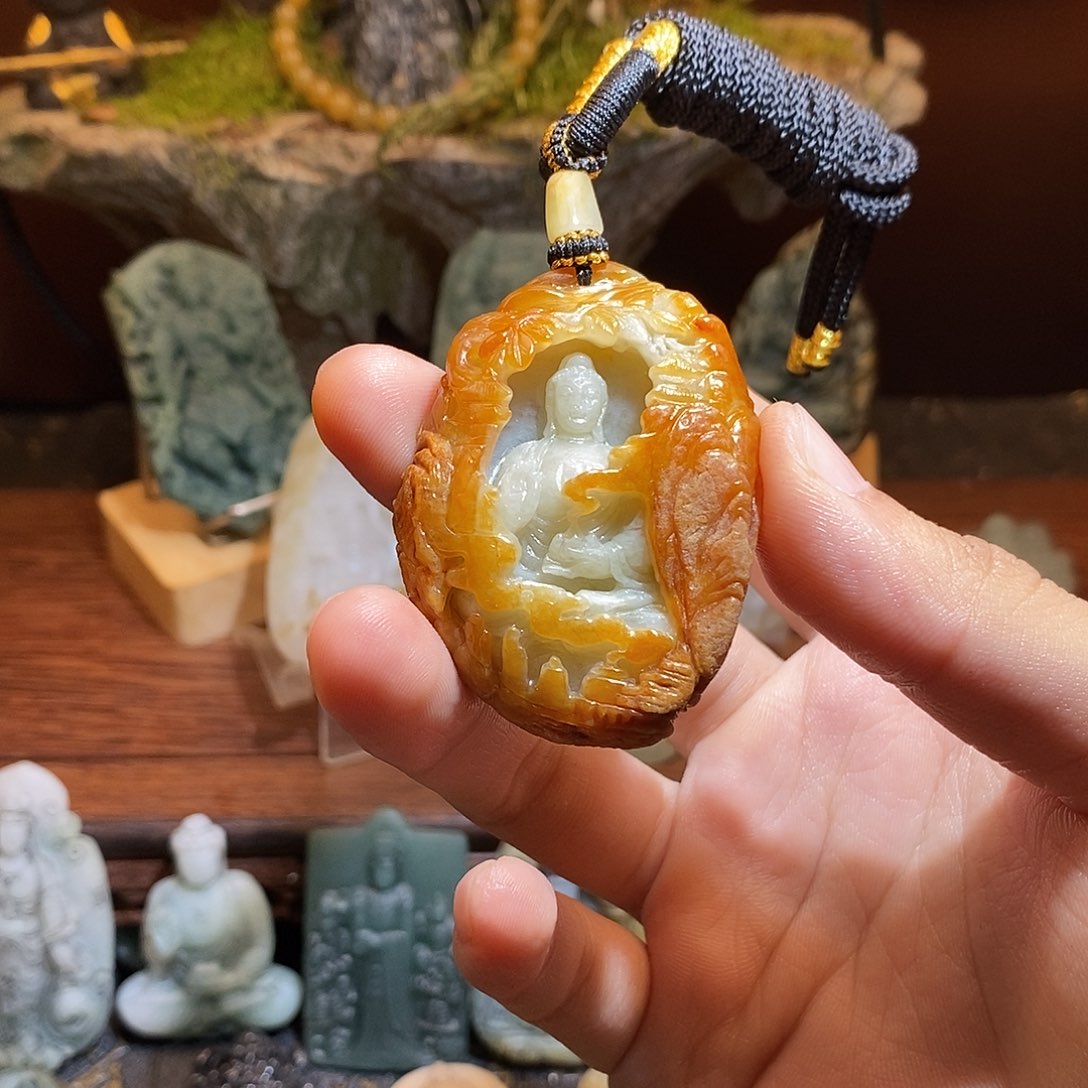 老***X定制翡翠未镶嵌定制翡翠雕刻