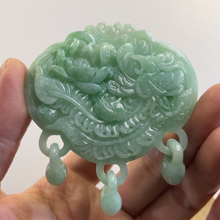 翡翠吊坠(赠链)未镶嵌代编织