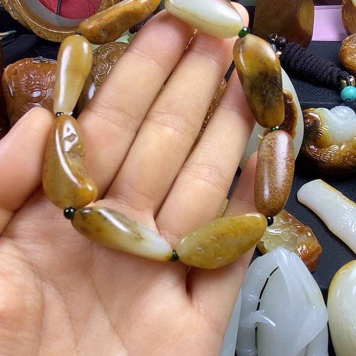 和田玉未镶嵌手串