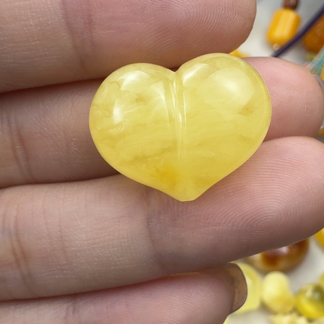 蜜蜡未镶嵌珠宝奇石全品 21.5×16.8×10.9mm