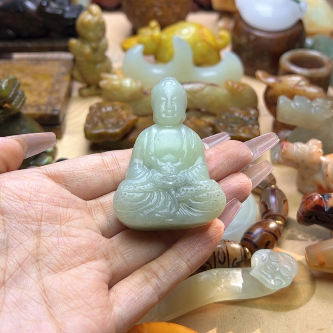 【闪购商品】蛇纹石玉颈饰未镶嵌