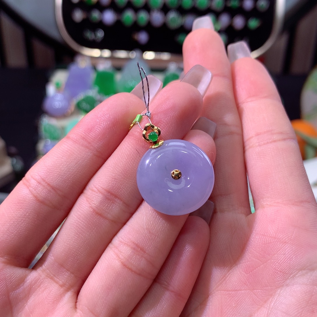 翡翠颈饰18K金镶嵌翡翠