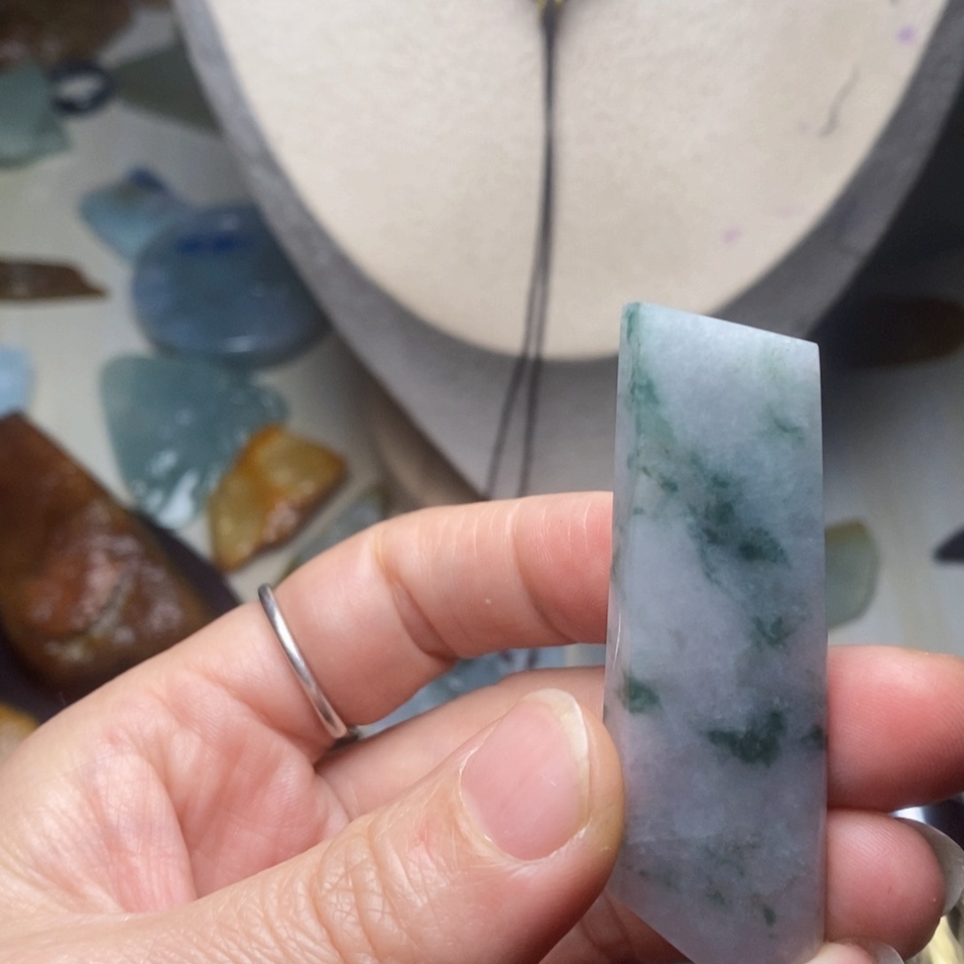 翡翠颈饰未镶嵌天然