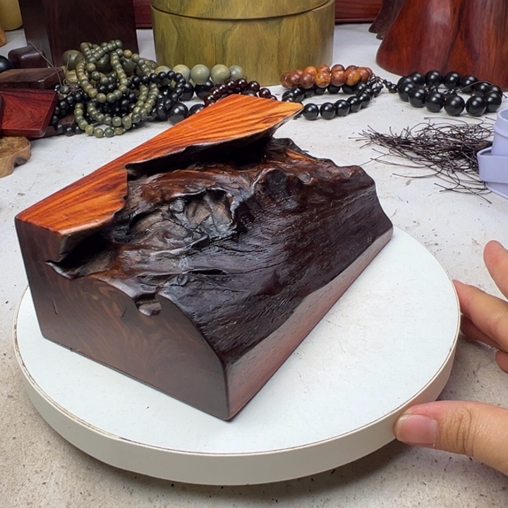 雲***绘木赞比亚血檀底座摆件