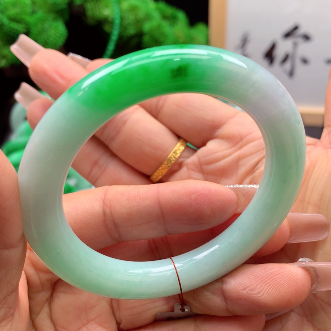 未镶嵌手镯翡翠缅甸