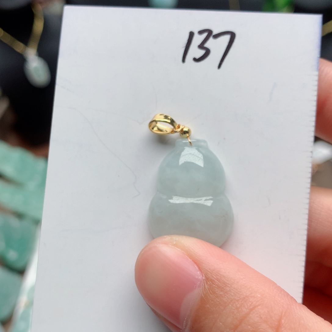 翡翠颈饰合金吊坠