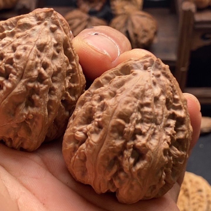 文玩核桃吊坠东磕尖50