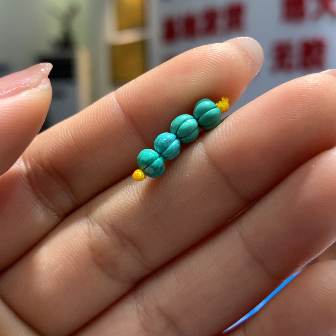 绿松石配饰未镶嵌