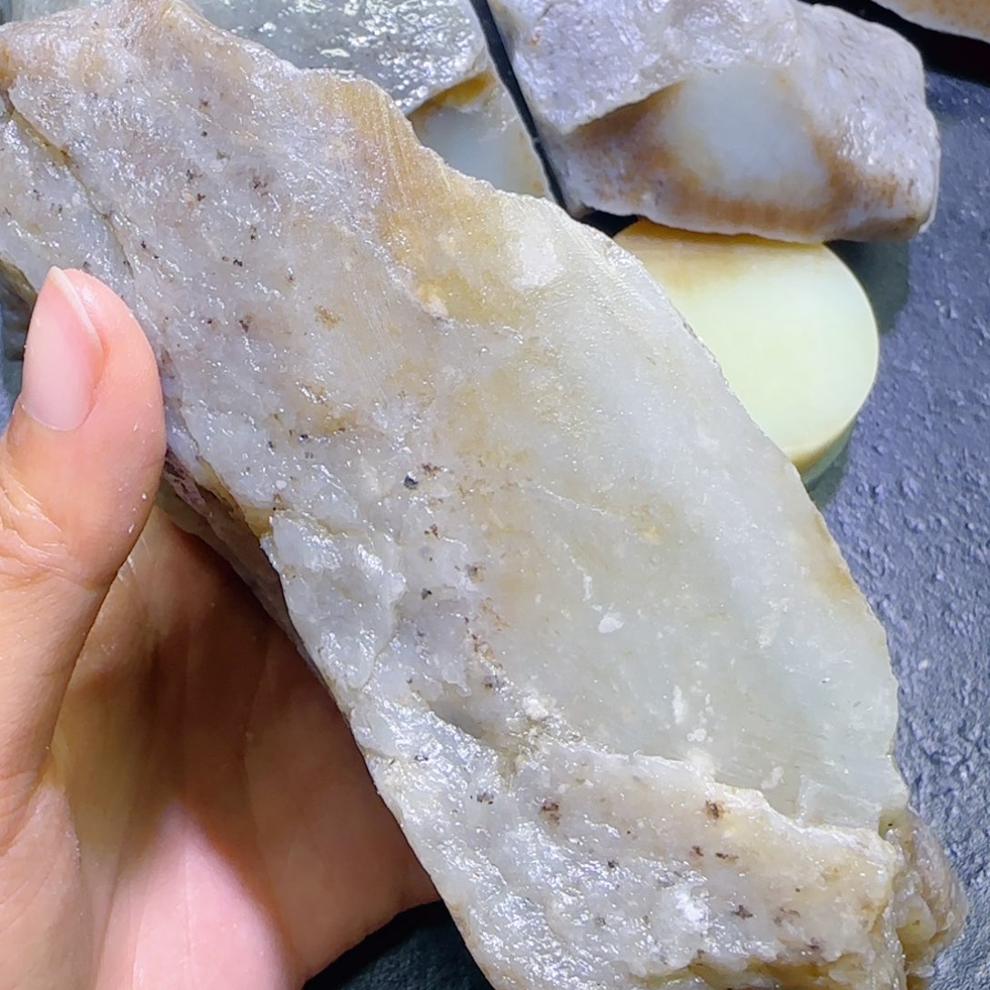 和田玉未镶嵌珠宝半成品