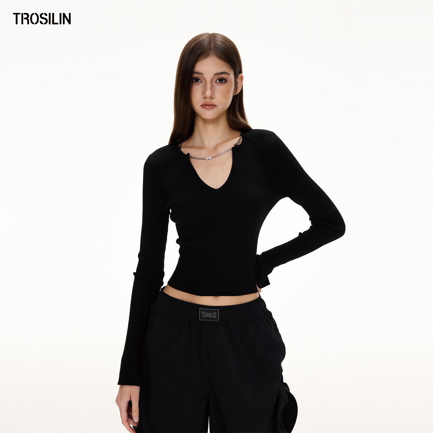 TROSILIN25早秋 项链V领针织衫时尚设计显瘦修身长袖A25SW014BK-A