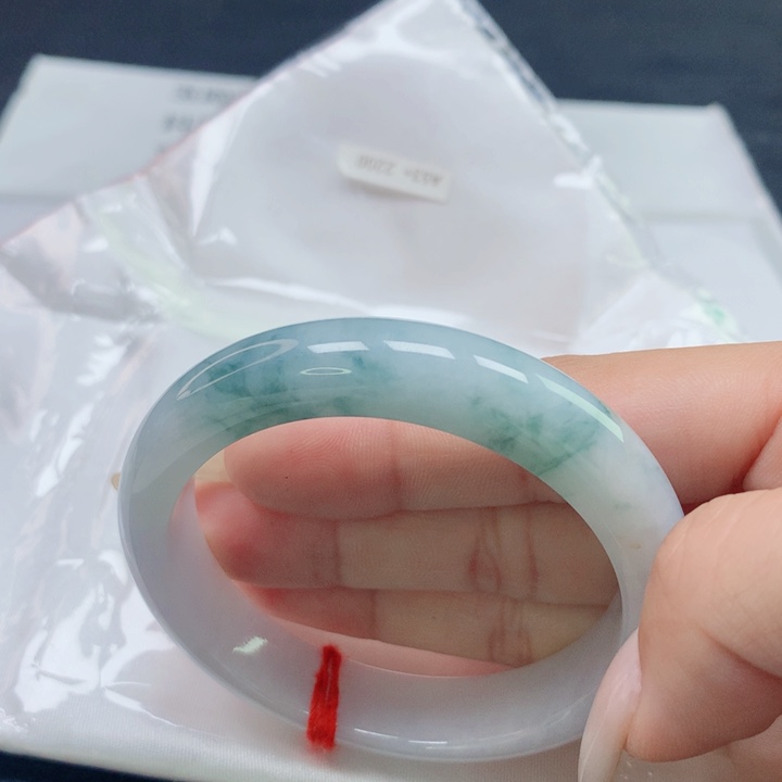 翡翠未镶嵌手镯5354