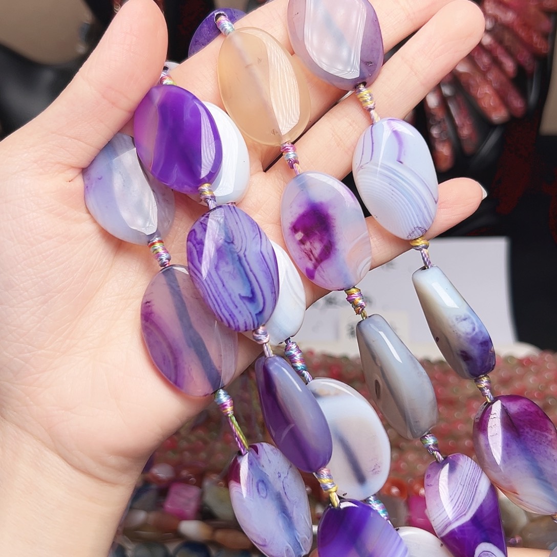 玛瑙/玉髓合金珠宝半成品x409。紫白玛瑙吊坠随行一条