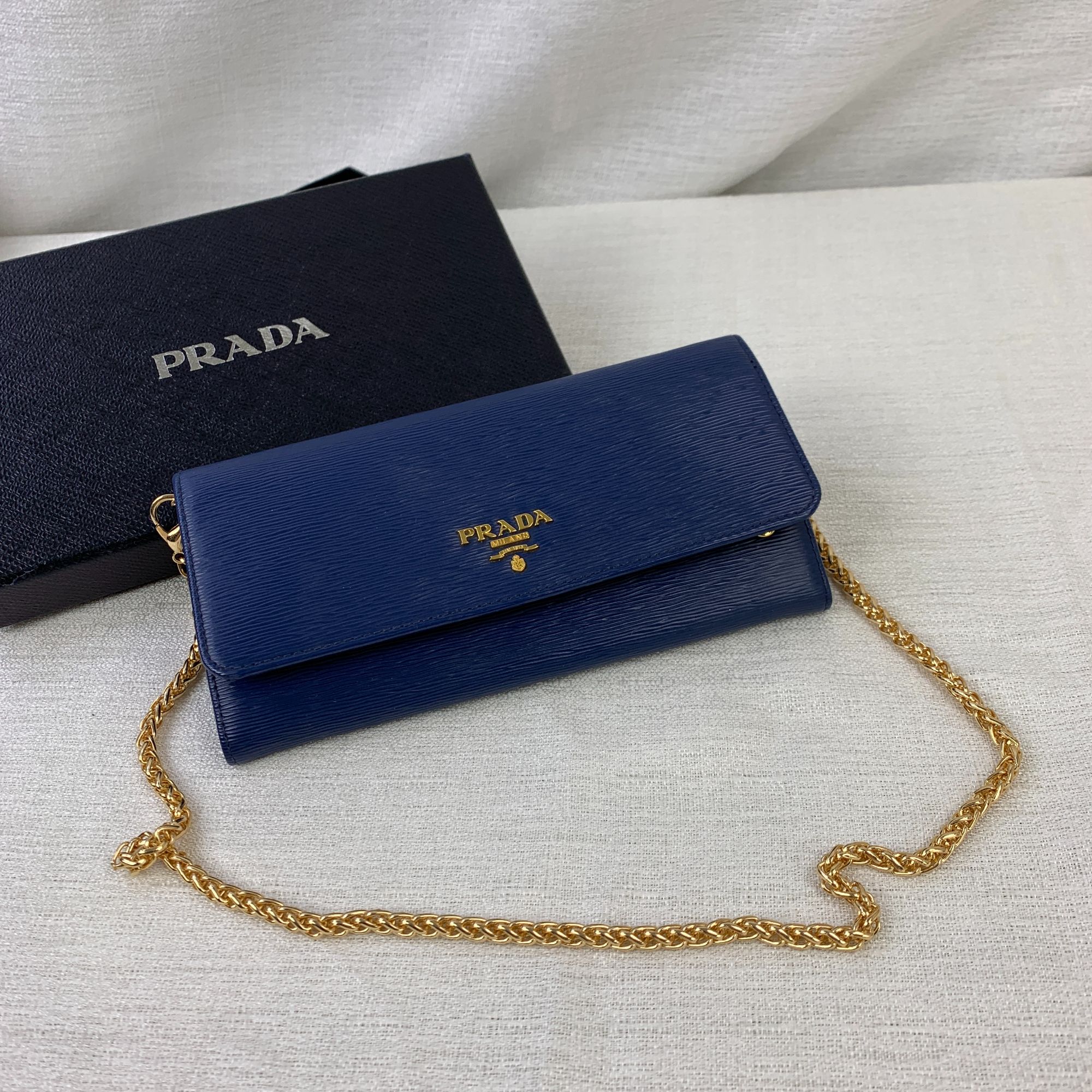 95新 Prada/普拉达 蓝色水波纹钱包/YW03213532/3532