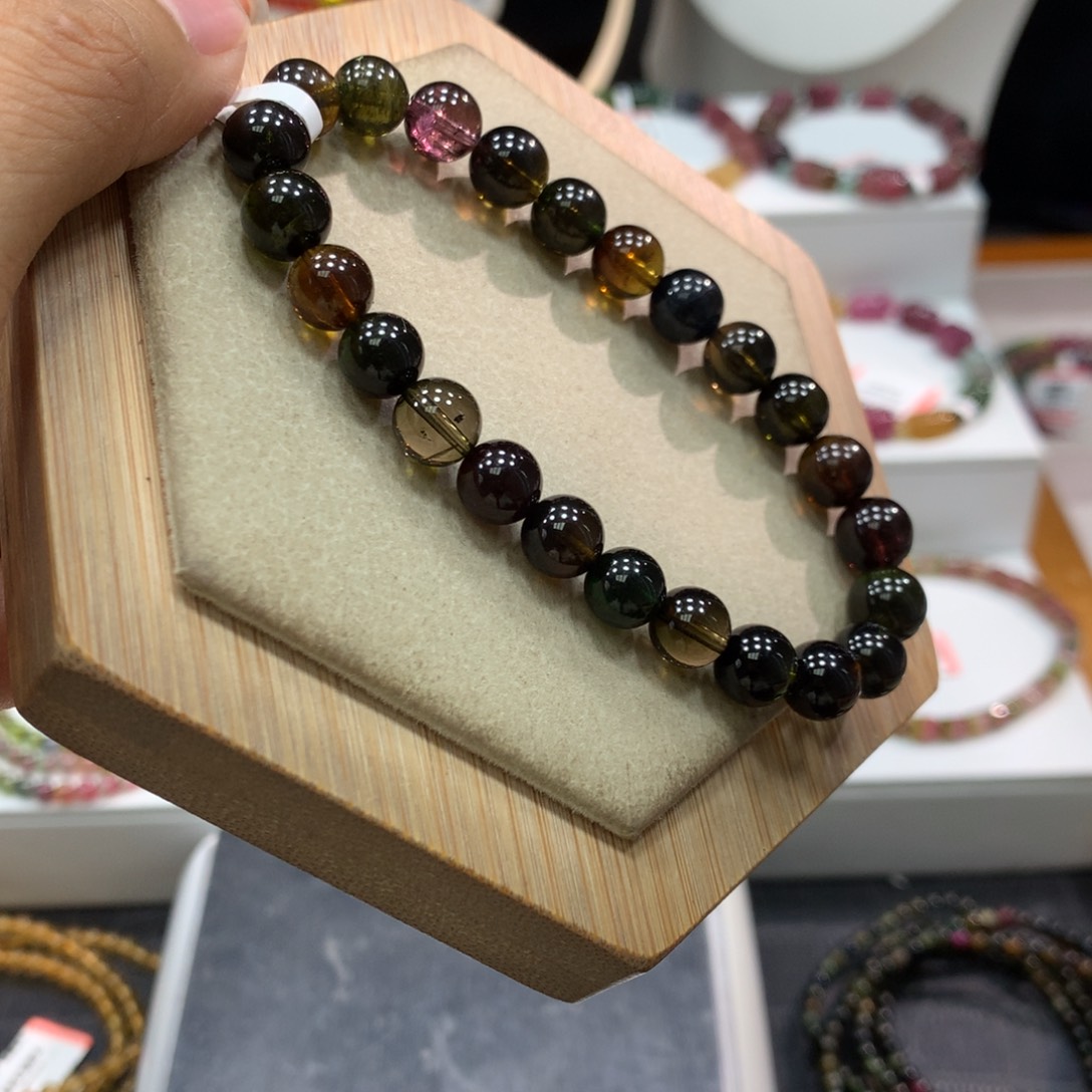 未镶嵌碧玺手链    8mm。 