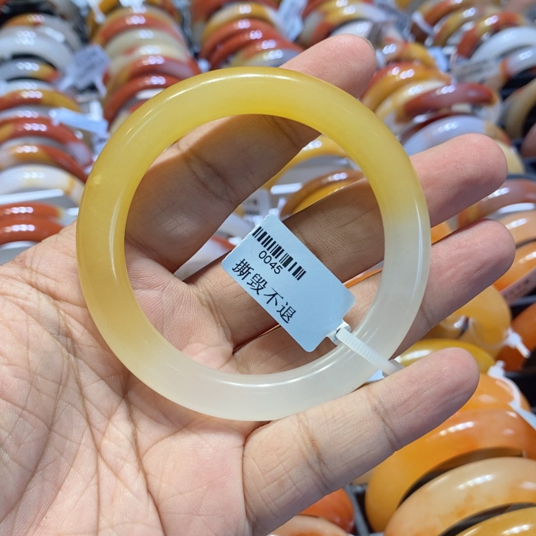 石英质玉（黄龙玉）手镯未镶嵌