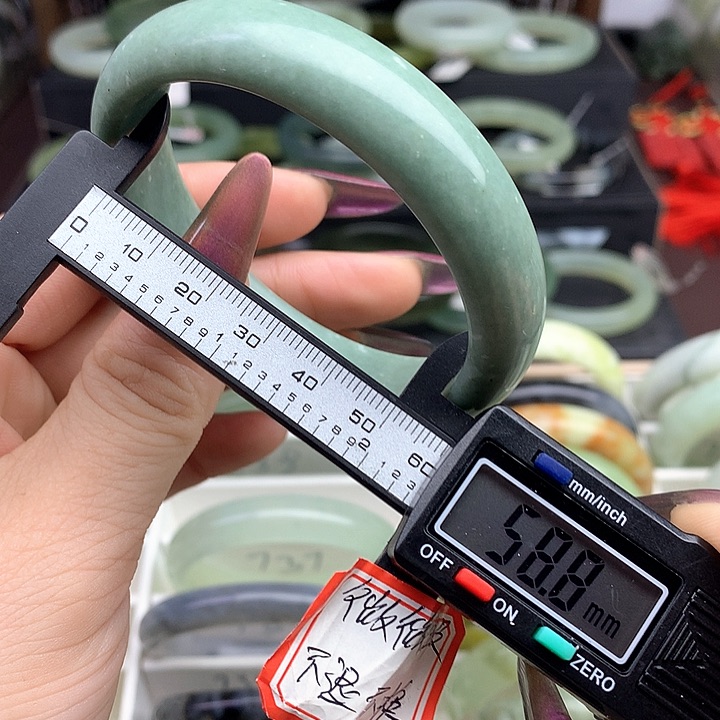 蛇纹石玉手镯未镶嵌738