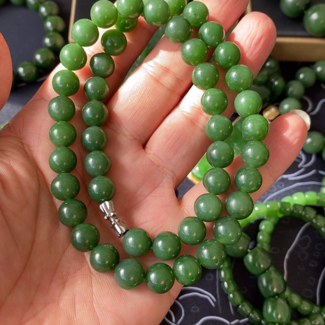 和田玉（碧玉）颈饰未镶嵌