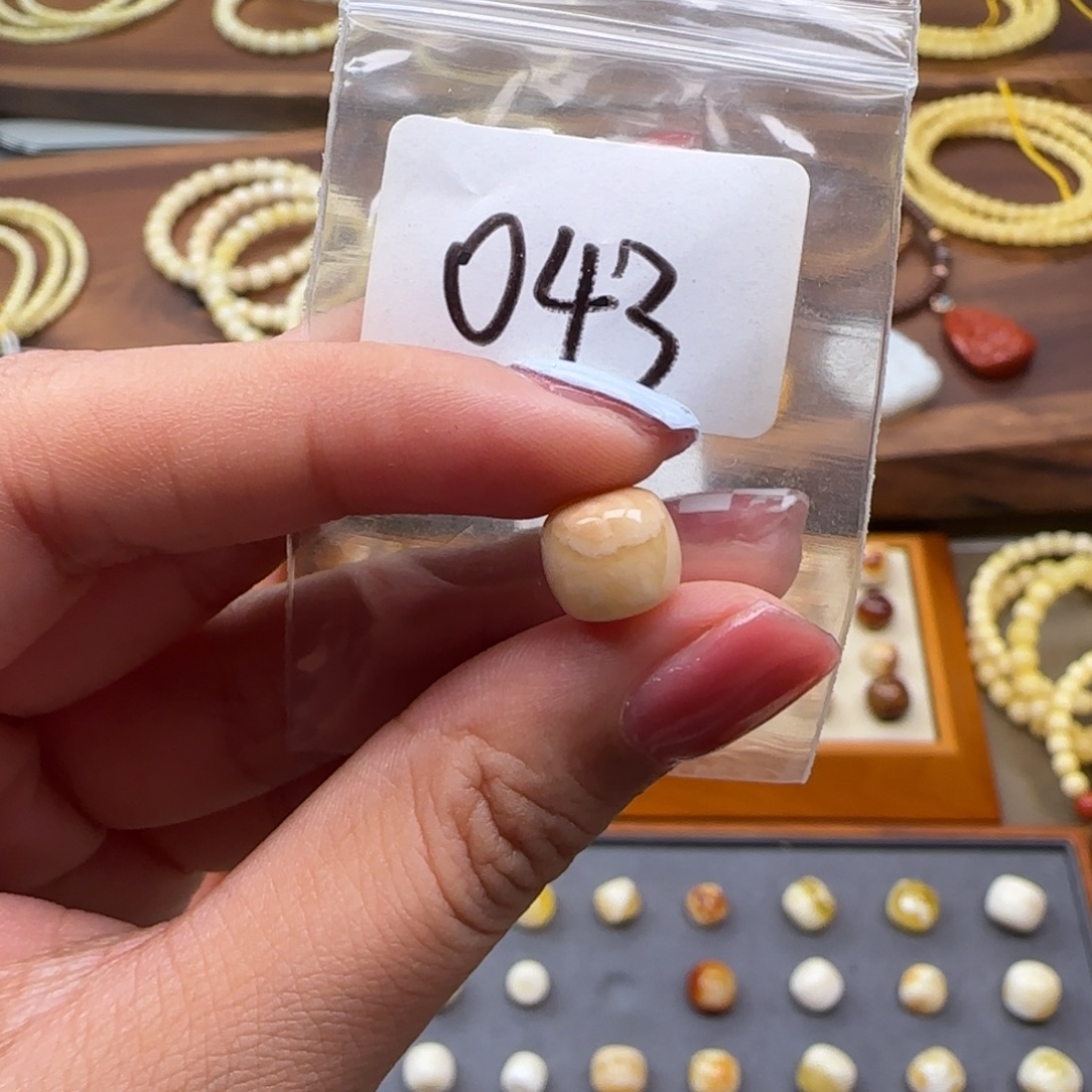 绘***生琥珀未镶嵌珠宝奇石9.2mm