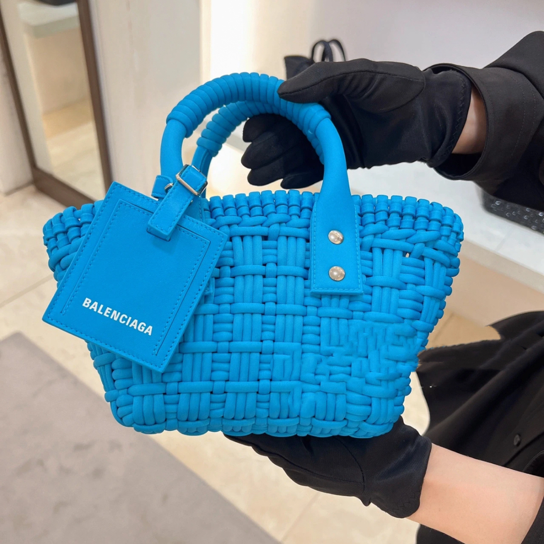95新 Balenciaga/巴黎世家 阿白奢品/蓝色编织菜篮子斜挎包