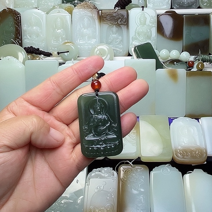 颈饰未镶嵌和田玉