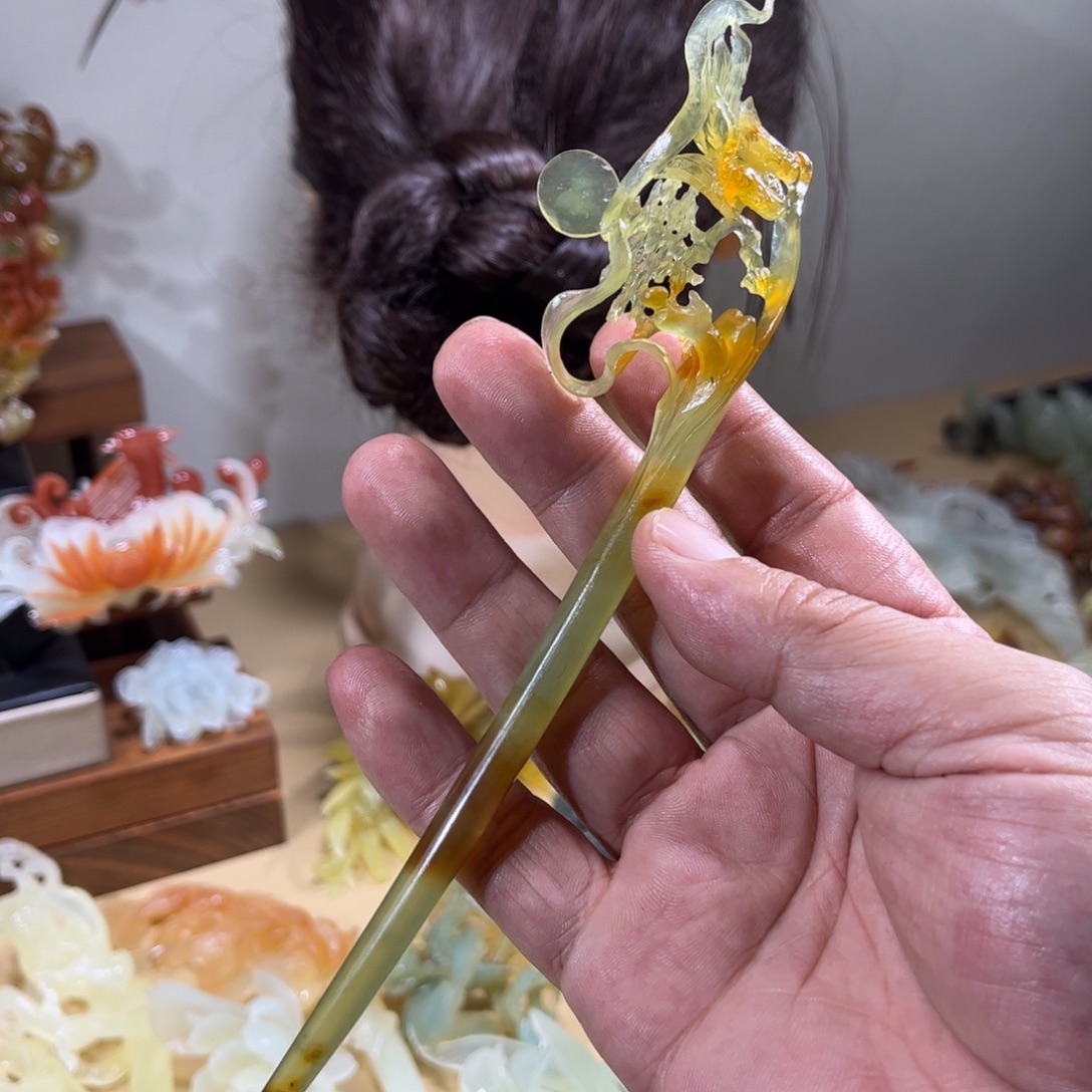 柒***。蛇纹石玉未镶嵌发簪